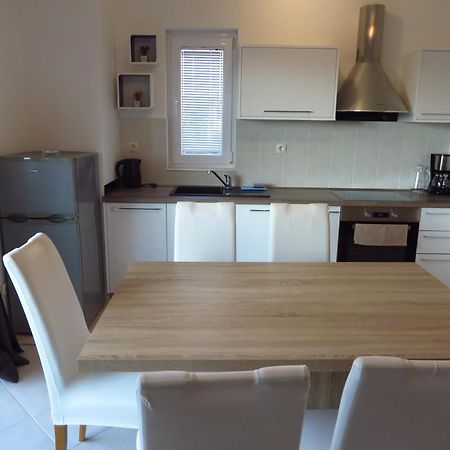 Antonija Apartments With Pool บีโอกราดนาโมรู ห้อง รูปภาพ