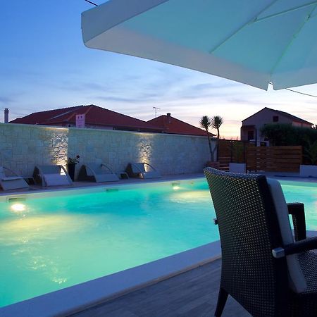 Antonija Apartments With Pool บีโอกราดนาโมรู ภายนอก รูปภาพ