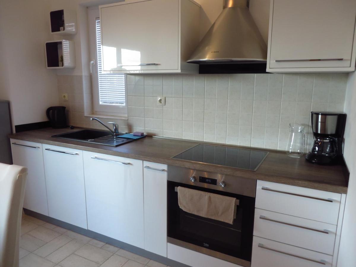 Antonija Apartments With Pool บีโอกราดนาโมรู ภายนอก รูปภาพ