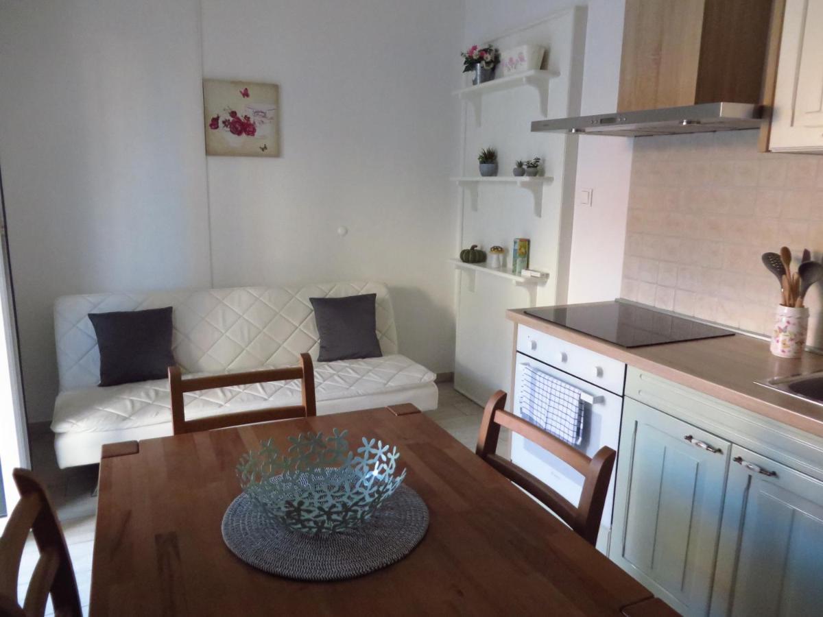 Antonija Apartments With Pool บีโอกราดนาโมรู ภายนอก รูปภาพ