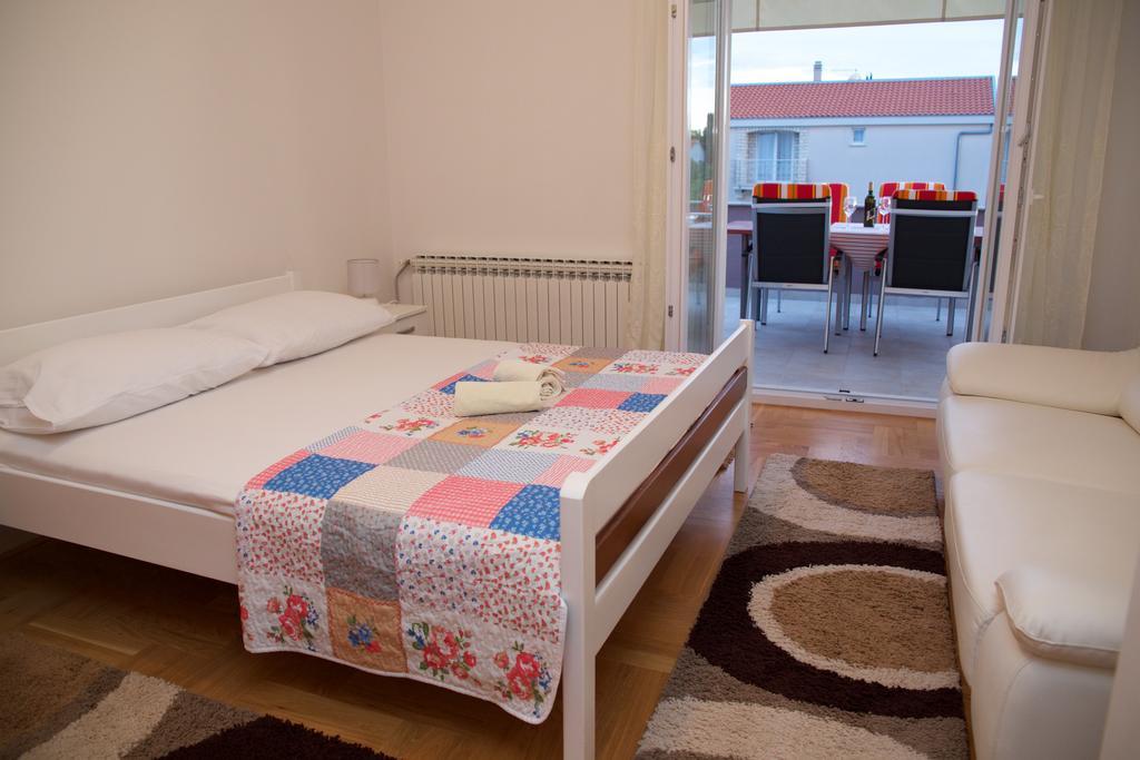 Antonija Apartments With Pool บีโอกราดนาโมรู ภายนอก รูปภาพ