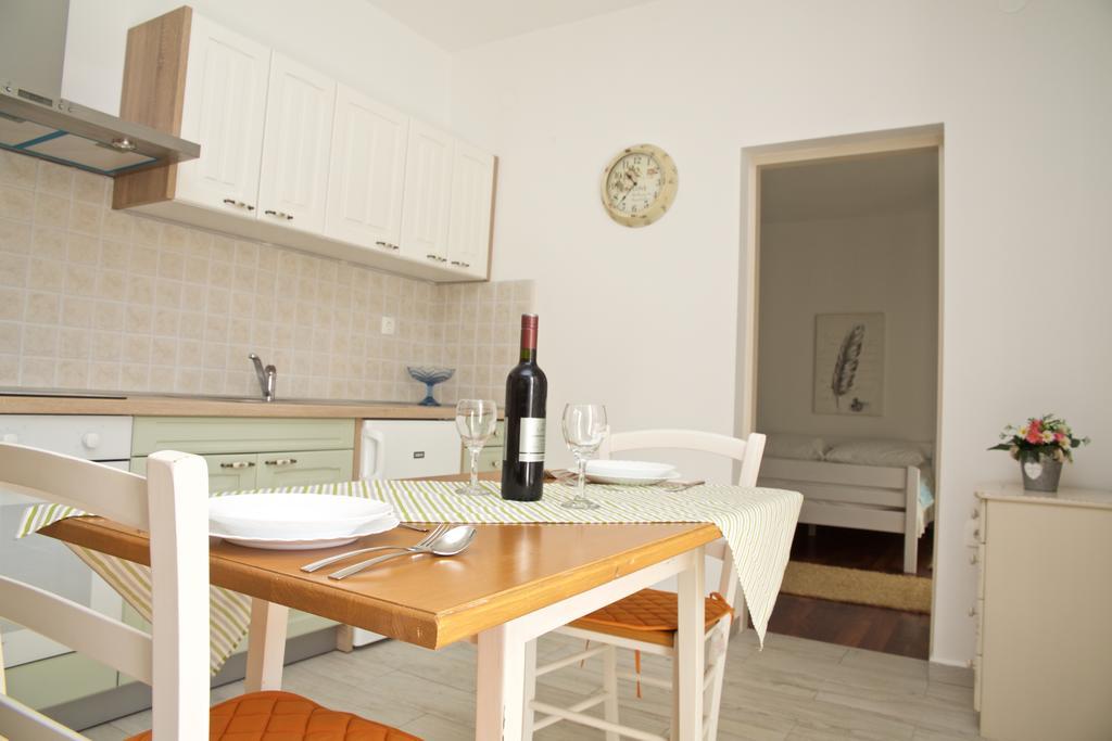 Antonija Apartments With Pool บีโอกราดนาโมรู ภายนอก รูปภาพ
