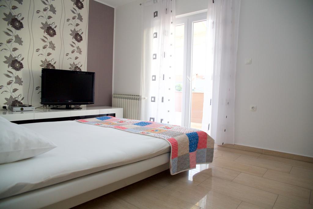 Antonija Apartments With Pool บีโอกราดนาโมรู ภายนอก รูปภาพ