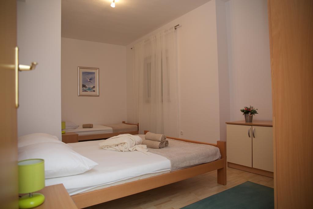 Antonija Apartments With Pool บีโอกราดนาโมรู ภายนอก รูปภาพ