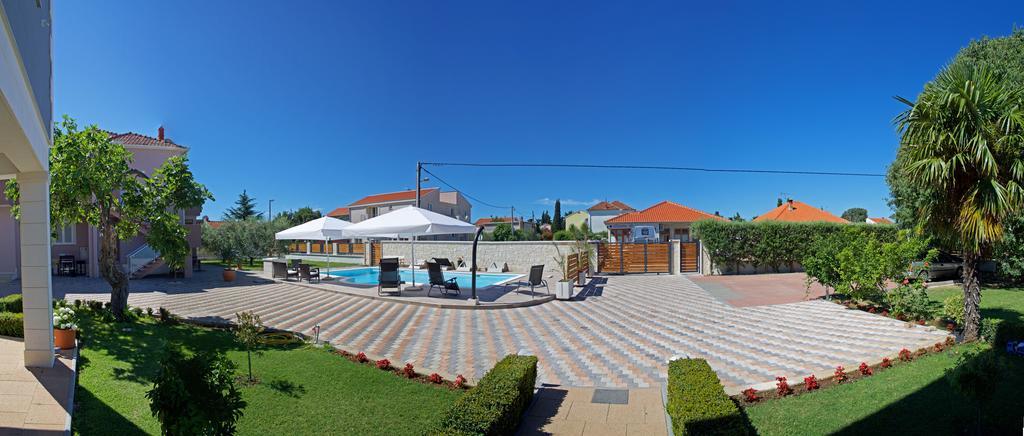 Antonija Apartments With Pool บีโอกราดนาโมรู ภายนอก รูปภาพ